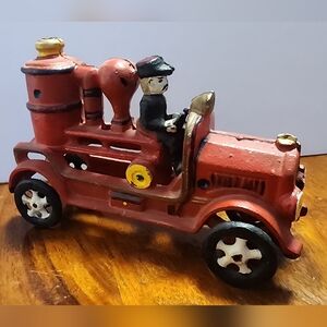 Vintage Hubley Cast Iron Fire Engine Pumper Truck